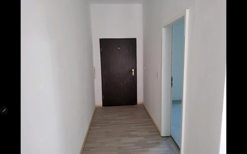 Etagenwohnung Hannover Nord - 4 Zimmer, 100 m&sup2;, 1.200&euro; | Angebot:27592028