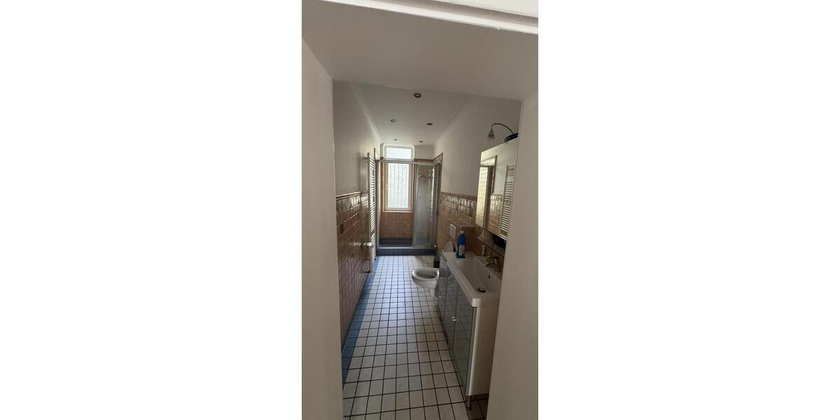 Erdgeschoßwohnung Hannover Vahrenwald-List - 6 Zimmer, 160 m&sup2;, 1.750&euro; | Angebot:25444353