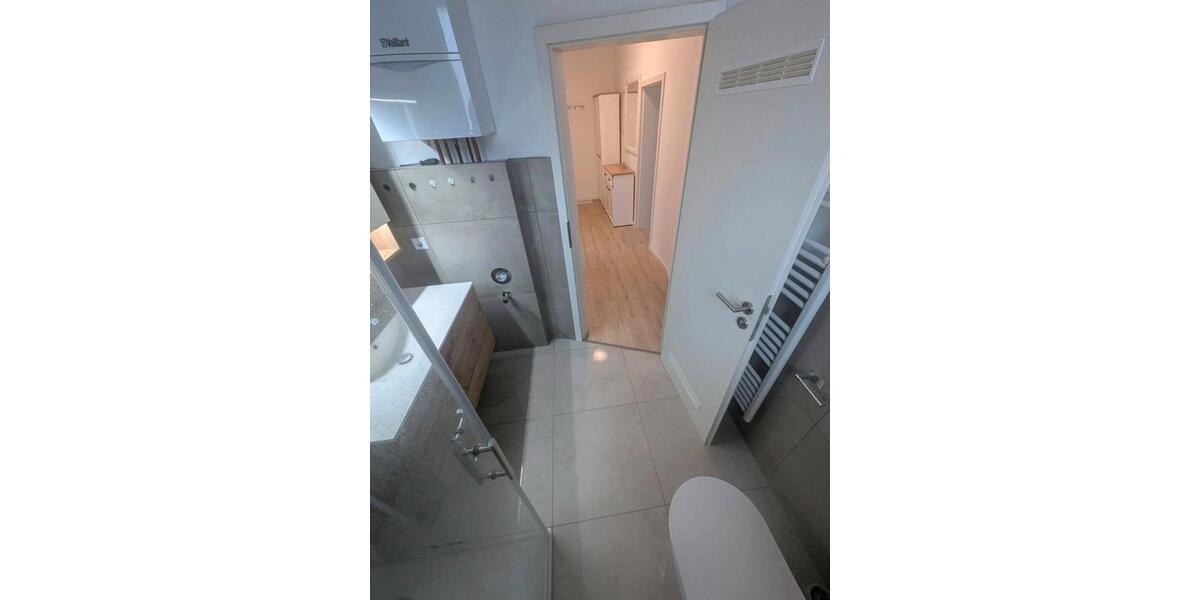 Charmante 2,5-Zimmer-Altbauwohnung mit 3 m 2 zimmer