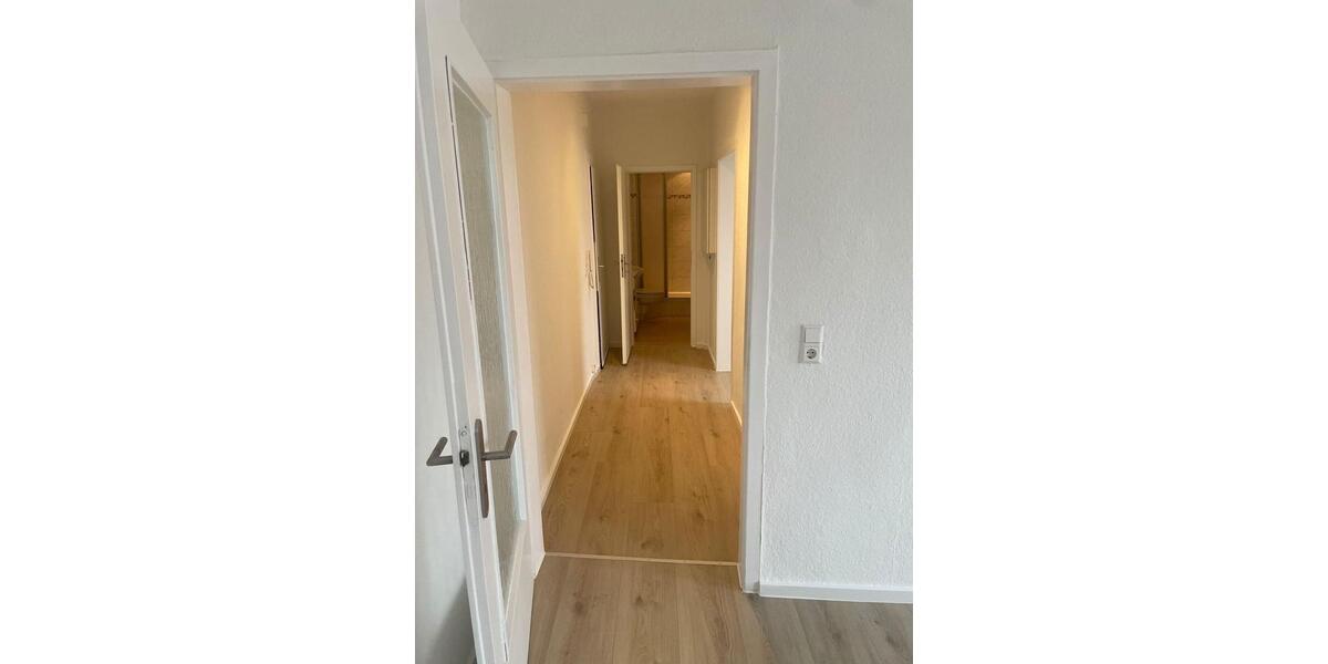 Dachgeschoßwohnung Hannover Linden-Limmer - 2.5 Zimmer, 50 m&sup2;, 595&euro; | Angebot:25613262