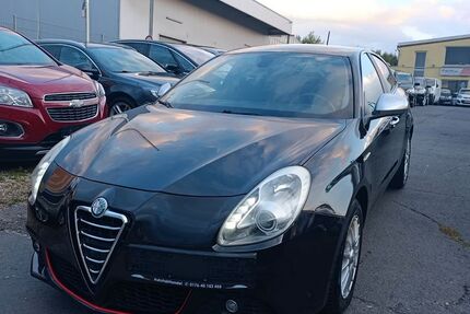 Alfa Romeo Giulietta 166.000 km 4.990 € Hannover 30453
