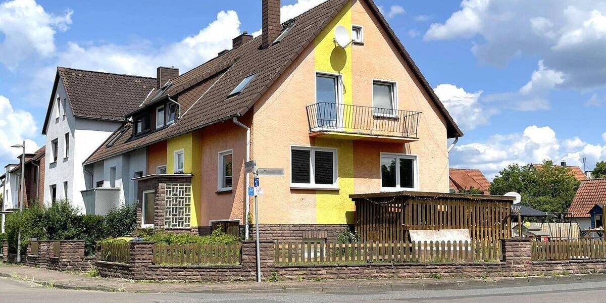 Garbsen-Berenbostel - Zweifamilien-DHH mit gr. Garten & 2 Garagen 7 zimmer