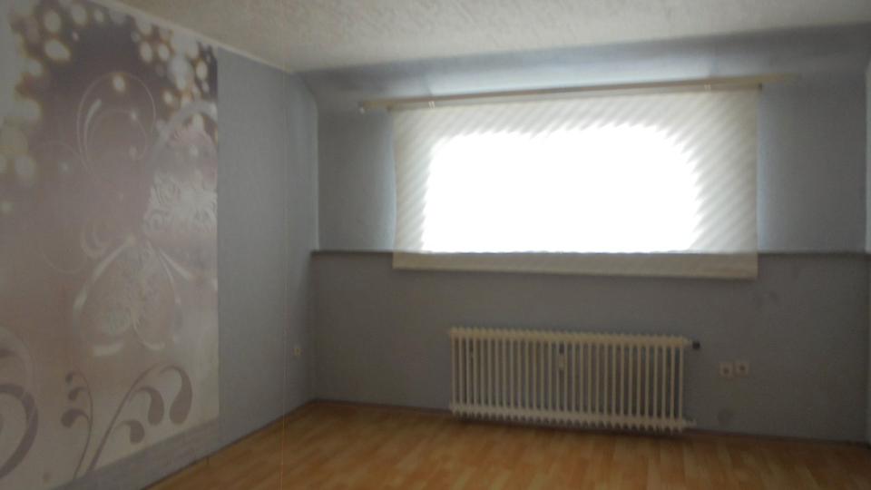 Dachgeschoßwohnung Lehrte - 3.5 Zimmer, 81 m&sup2;, 165.000&euro; | Angebot:26491985