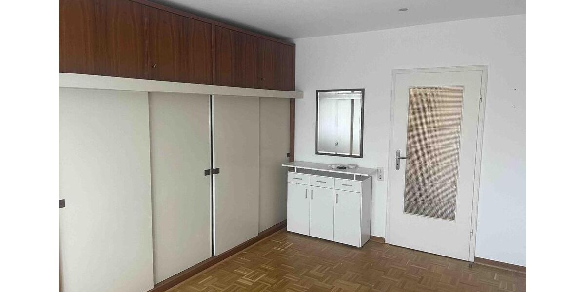 4-Zimmerwohnung mit Wintergarten und Garage in Maschseenähe 4 zimmer