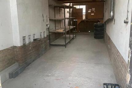 großzügige Garage zimmer