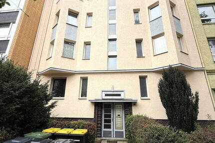 Altbau-Charme Nordstadt: 2-ZKB, Balkon inkl. Einbauküche