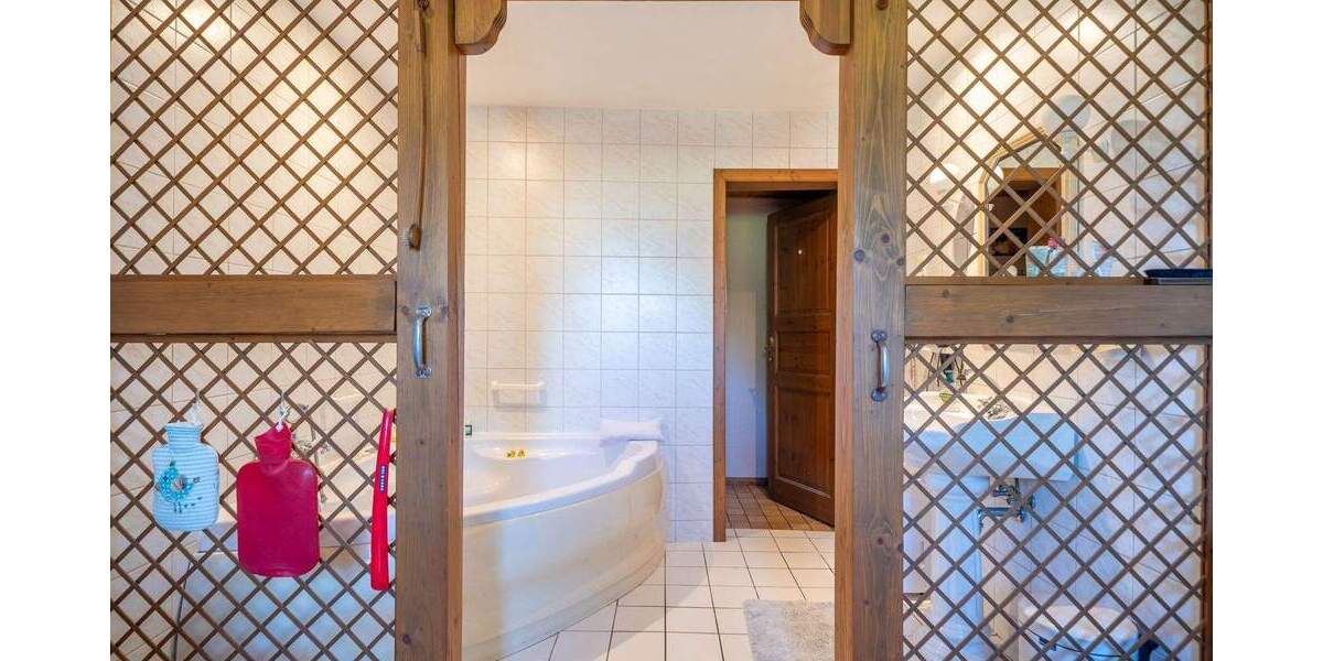 Mehrfamilienhaus, Wohnhaus Giesen Emmerke - 8 Zimmer, 175 m&sup2;, 295.000&euro; | Angebot:25671920
