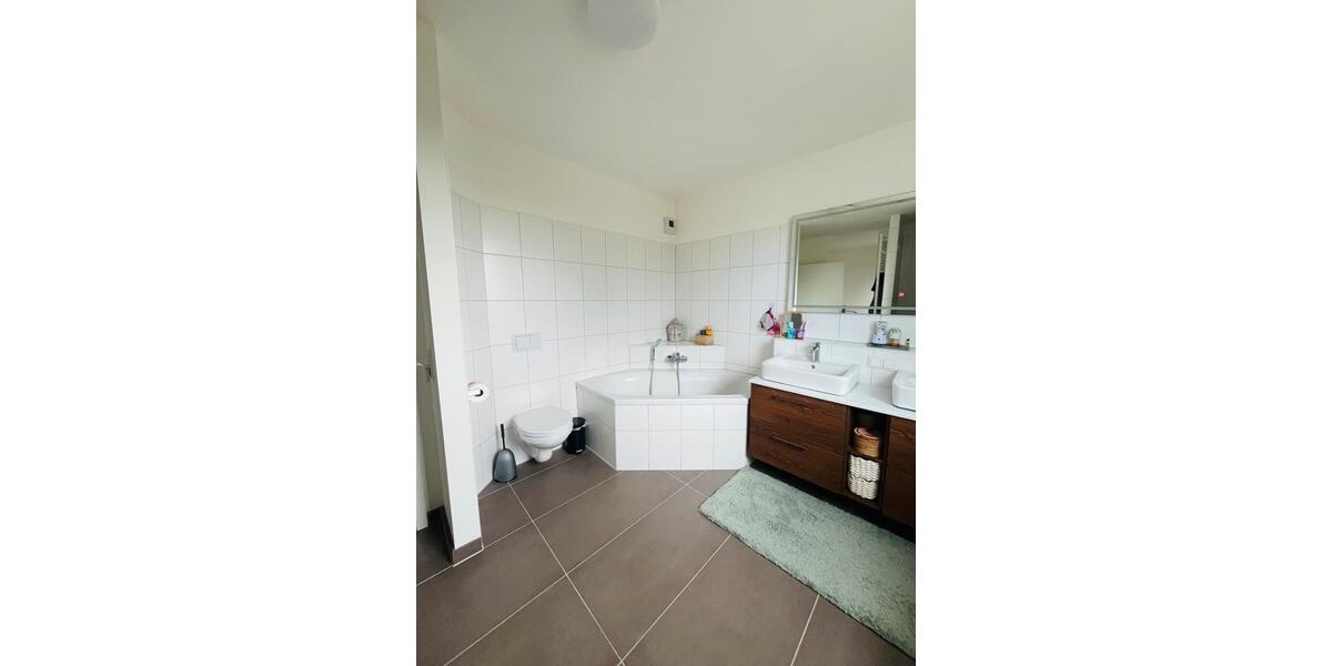 Reihenhaus Hannover Herrenhausen-Stöcken - 3.5 Zimmer, 116 m&sup2;, 1.700&euro; | Angebot:25422938