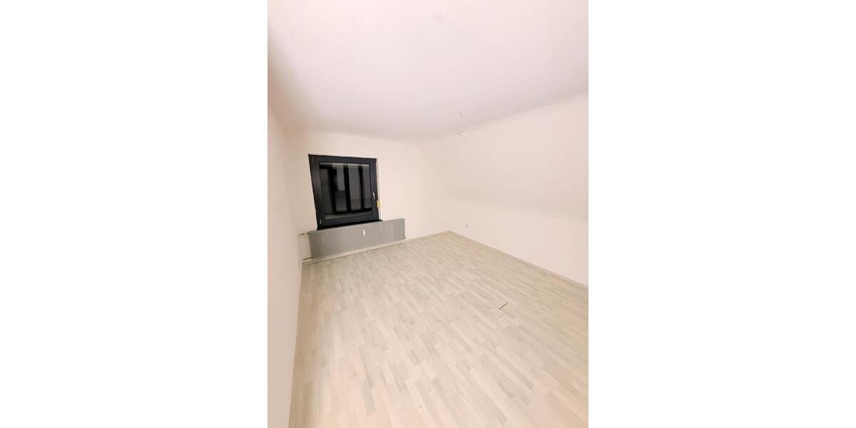 Etagenwohnung Garbsen Berenbostel - 4 Zimmer, 96 m&sup2;, 1.200&euro; | Angebot:24854492