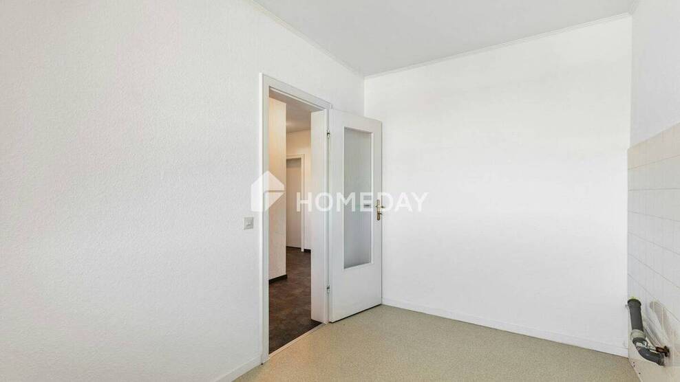 Altersgerecht Wohnen in Berenbostel: Renovierte Wohnung mit XL-Loggia, Aufzug und Garage 2 zimmer