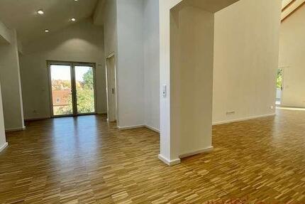 Haus Neustadt am Rübenberge - 3 Zimmer, 215 m&sup2;, 1.828&euro; | Angebot:24427743