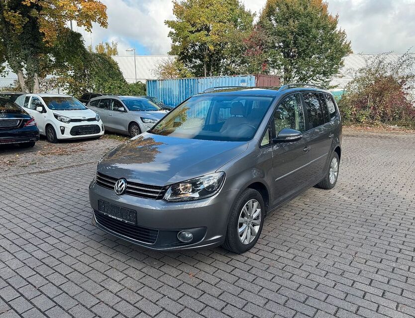 VW Touran 54.000 km 11.990 € Hannover 30179