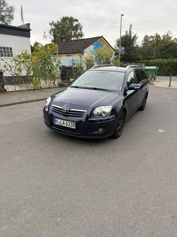 Toyota Avensis 209.000 km 2.600 € Hannover 30165