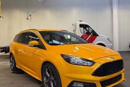 Ford Focus 154.000 km 13.999 € Hannover 30171