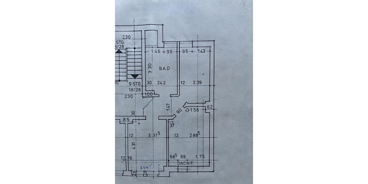 Dachgeschosswohnung 2 zimmer