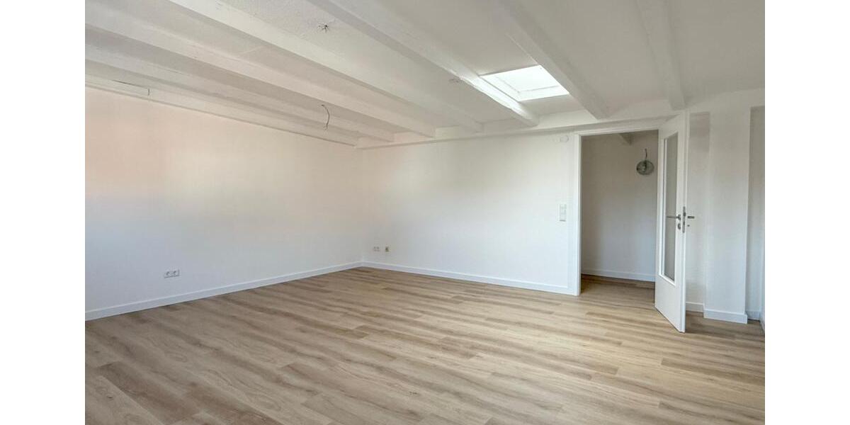 Dachgeschoßwohnung Hannover Vahrenwald-List - 3 Zimmer, 99 m&sup2;, 1.080&euro; | Angebot:26364151