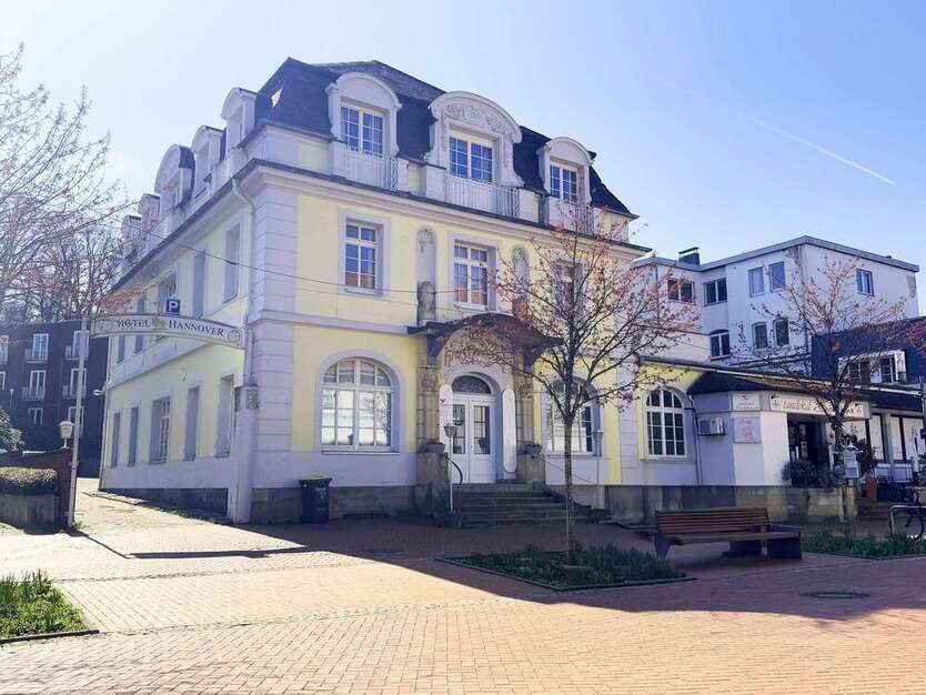 Büro in Bad Nenndorf 595.000 € 716 m²