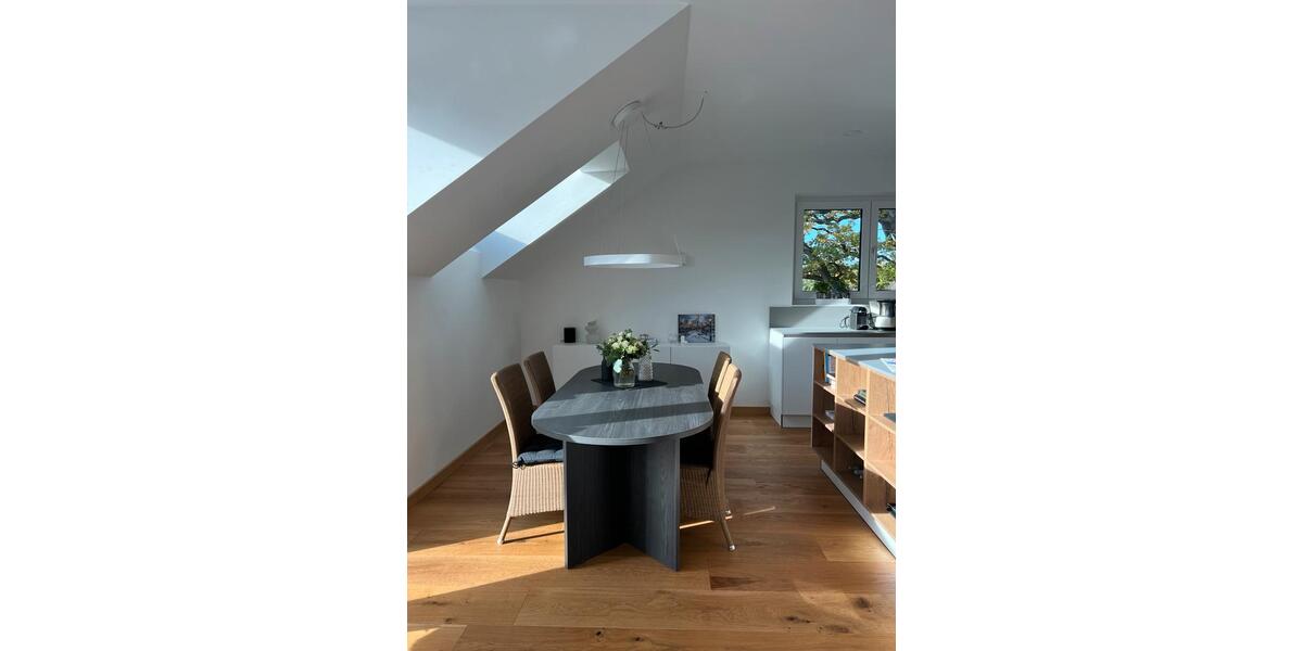 Dachgeschoßwohnung Isernhagen - 2.5 Zimmer, 84 m&sup2;, 1.598&euro; | Angebot:26255399