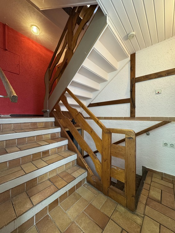 Großzügiges Wohnhaus in ruhiger Lage 8 zimmer