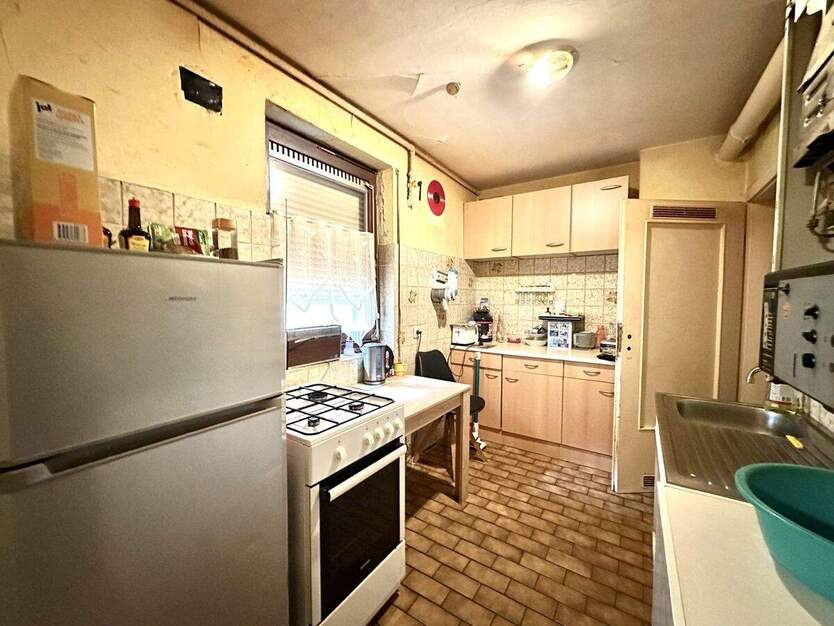 Solides Einfamilienhaus mit viel Potenzial in sehr gute Lage ! 4 zimmer
