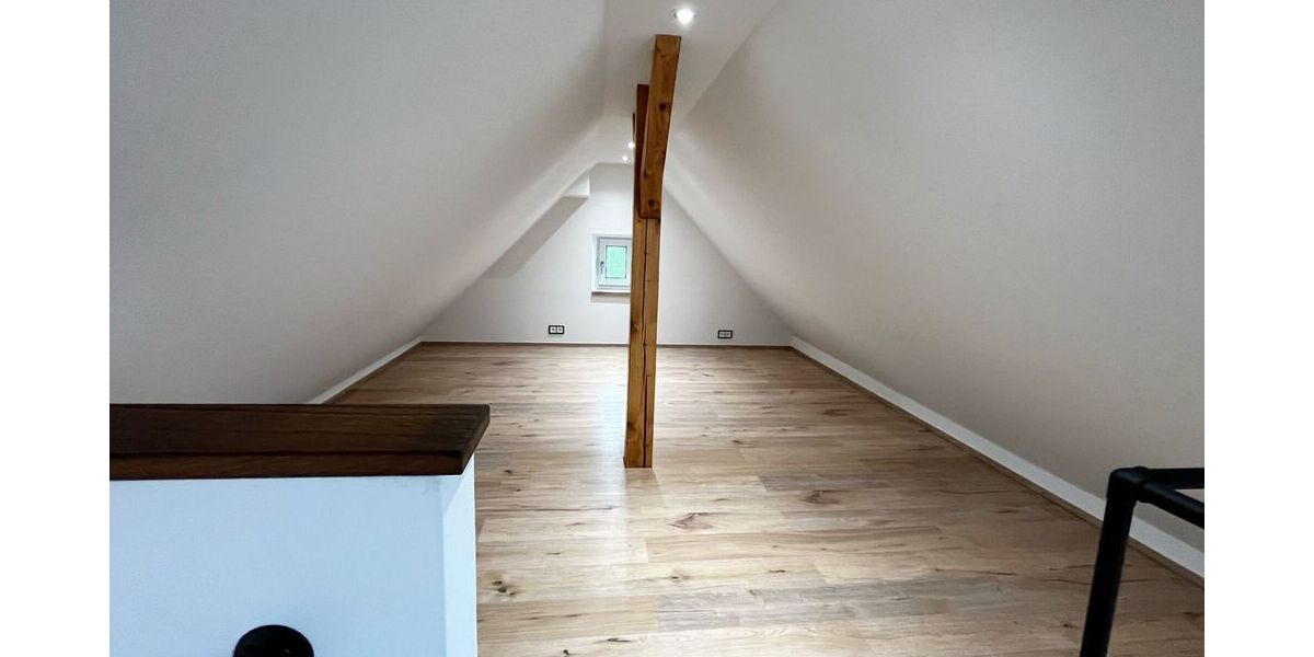 Single Dachgeschosswohnung zum Verlieben - Dachgeschoßwohnung Isernhagen Kircher Bauerschaft | Angebot:26633669