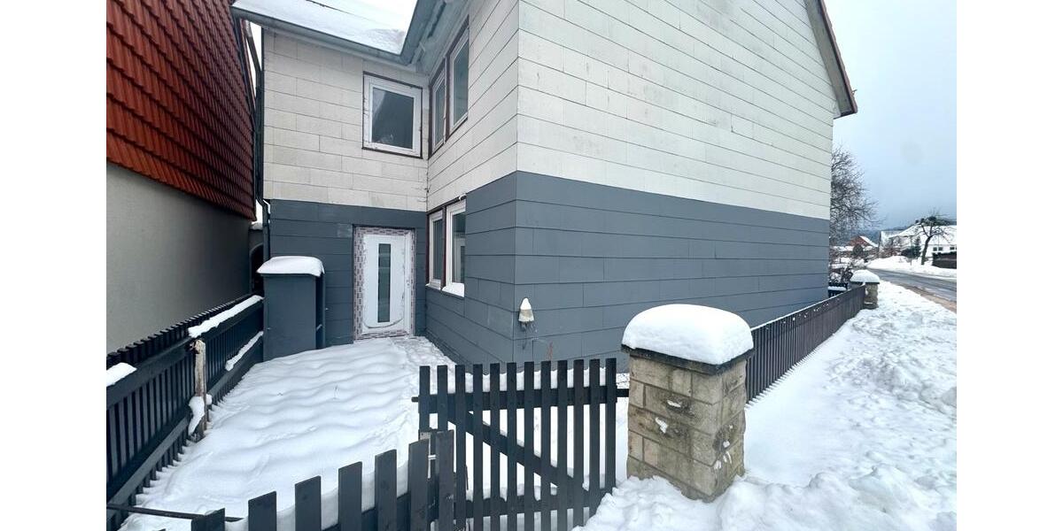 Großzügiges Zweifamilienhaus mit Garten & Garage in Sibbesse 8 zimmer