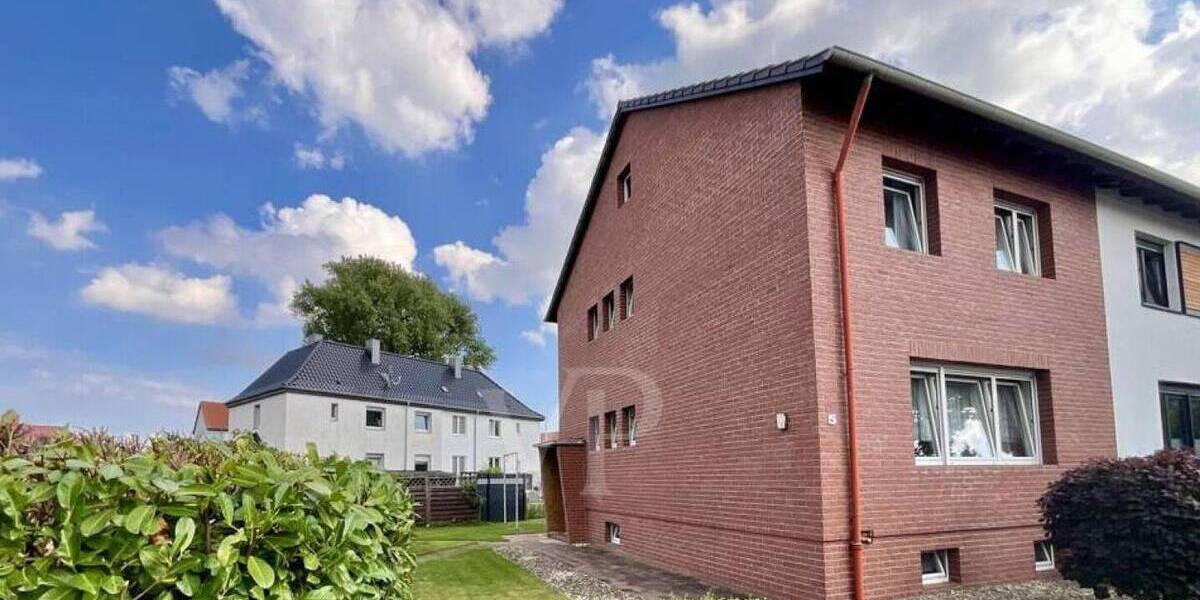 DHH mit 2 Vollgeschossen, Keller und ausbaufähigem Dachgeschoss in Sehnde! 4 zimmer