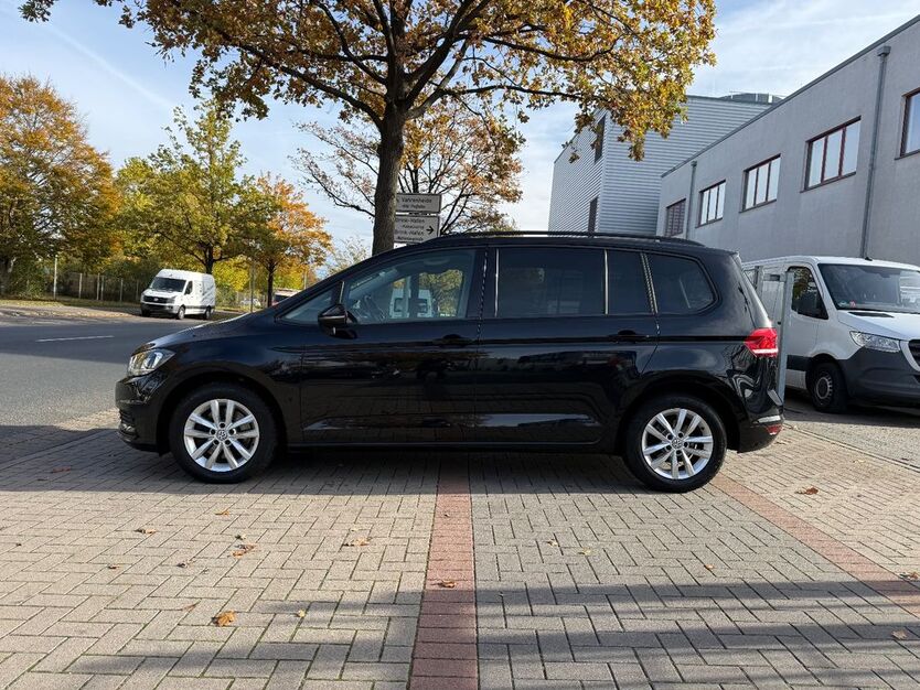 VW Touran 213.861 km 15.900 € Hannover 30455