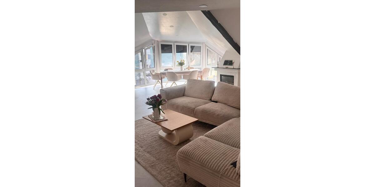 Dachgeschoßwohnung Hannover Buchholz-Kleefeld - 4 Zimmer, 120 m&sup2;, 1.440&euro; | Angebot:25641853