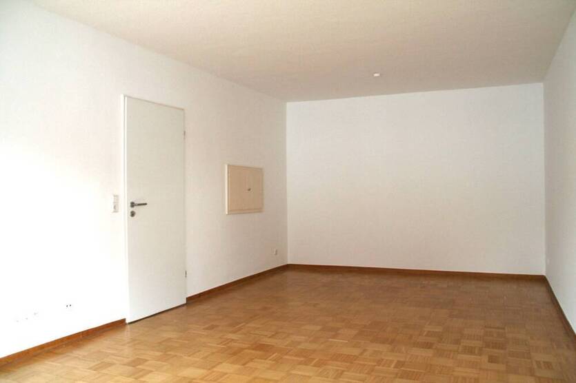 Nähe Leineaue ... Ruhiges Wohnen im Mehrfamilienhaus ... inkl. Garage ... !!!