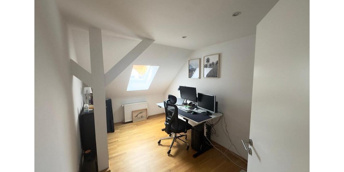 Dachgeschoßwohnung Hannover Bult - 3 Zimmer, 78 m&sup2;, 1.095&euro; | Angebot:26327302