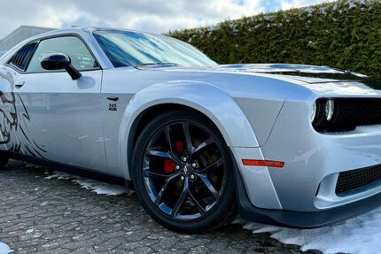 Dodge Challenger 1.708 km 36.999 € Burgwedel 30938