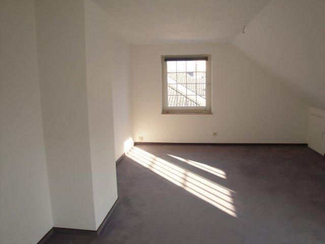 Dachgeschoßwohnung Barsinghausen - 3 Zimmer, 74 m&sup2;, 600&euro; | Angebot:26602535