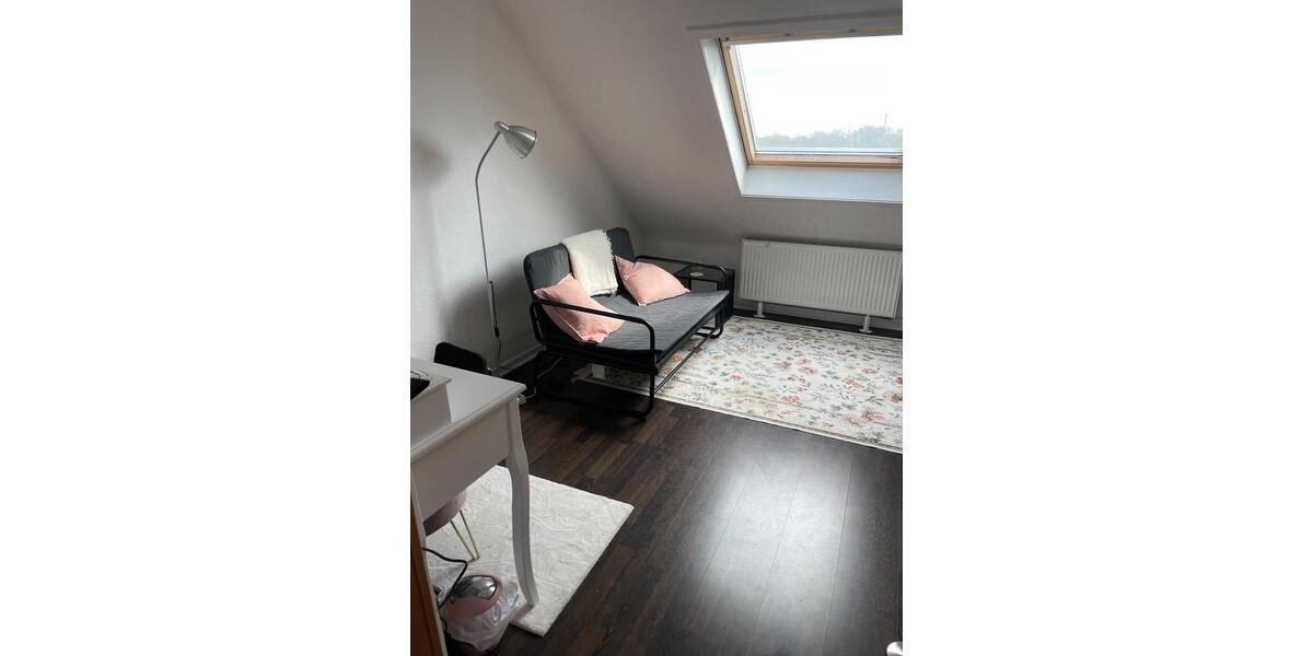 Dachgeschoßwohnung Langenhagen - 3 Zimmer, 65 m&sup2;, 900&euro; | Angebot:26638137