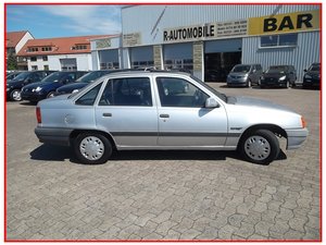 Opel Kadett E Beauty Lim. SEDAN GSD AUTOM- SERVO 74.000 km 3.400 € Hannover 30179