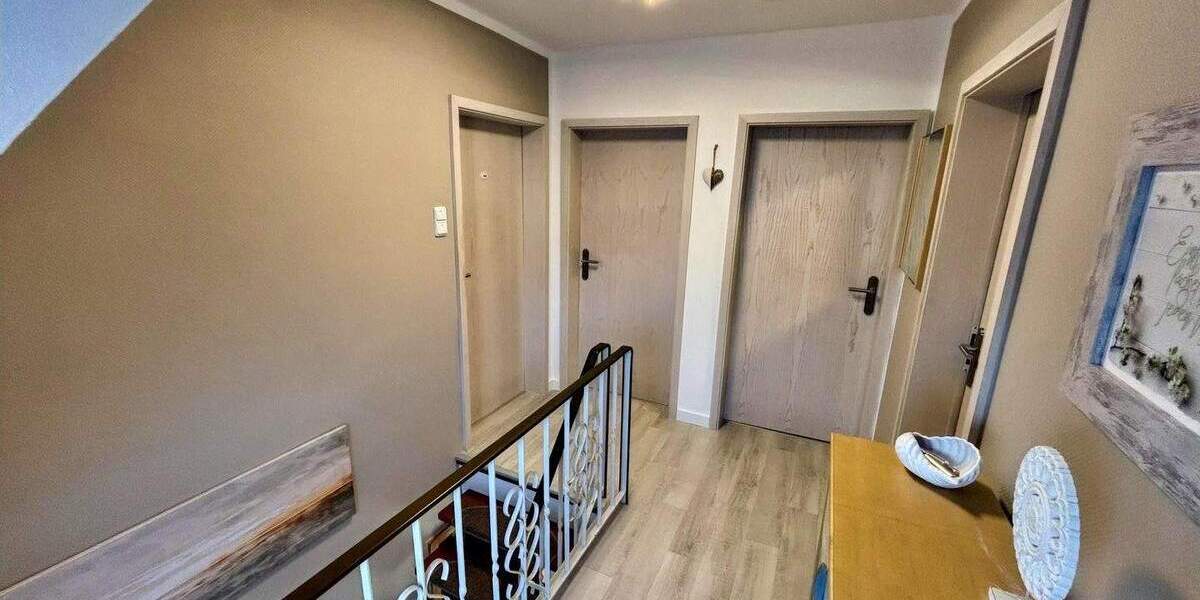 Einfamilienhaus Isernhagen Altwarmbüchen - 5 Zimmer, 192 m&sup2;, 599.000&euro; | Angebot:25372252