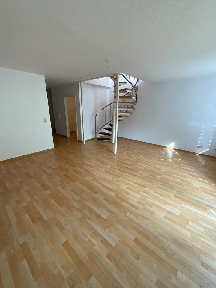 TOP Terrassenwohnung frei zimmer