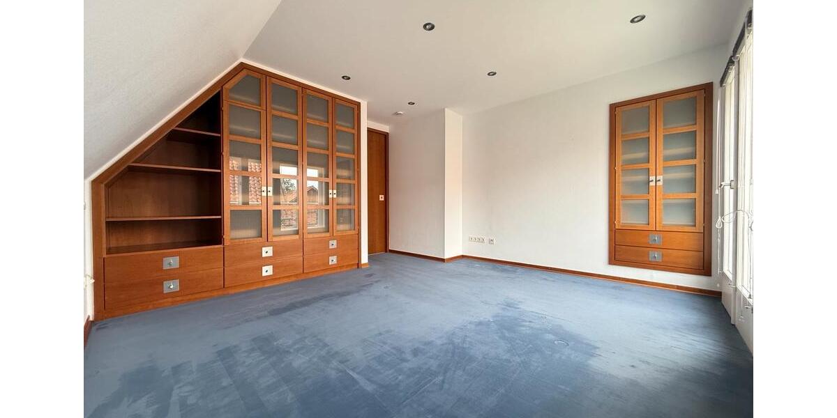 Doppelhaushälfte Wedemark - 8.5 Zimmer, 217 m&sup2;, 2.200&euro; | Angebot:27607795