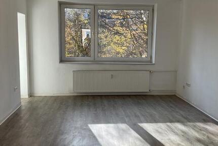 Großzügige 3-Zimmer-Wohnung mit Balkon zimmer