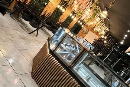 Restaurant mit kompletter Ausstattung Döner Pizza Bürger zimmer