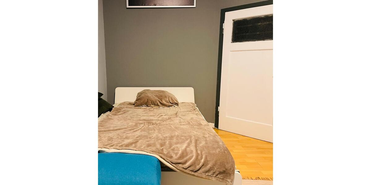 Etagenwohnung Hannover Vahrenwald-List - 1 Zimmer, 12 m&sup2;, 385&euro; | Angebot:26025238