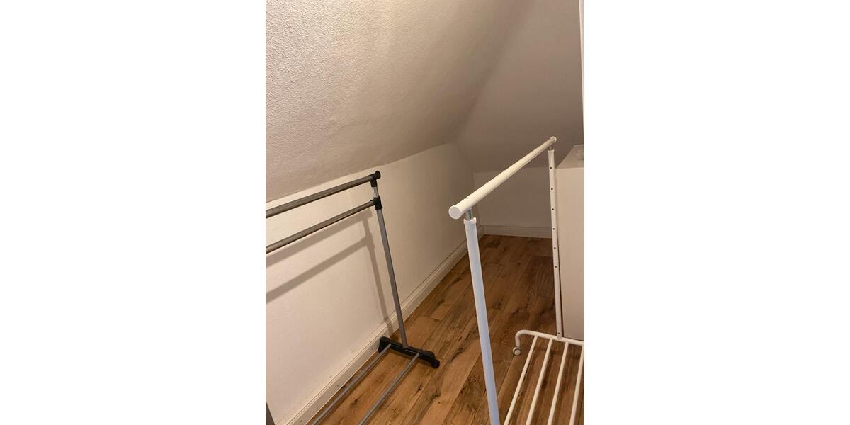 Dachgeschoßwohnung Hannover Vahrenwald-List - 3 Zimmer, 80 m&sup2;, 1.200&euro; | Angebot:27605777