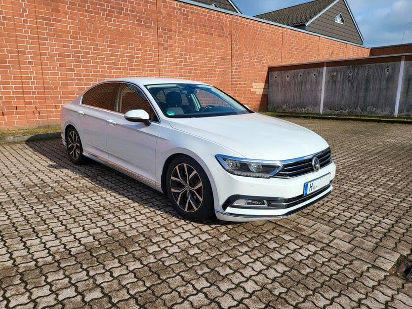 VW Passat 87.200 km 17.390 € Hannover 30179