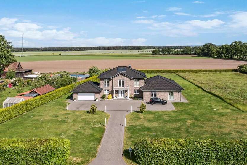 Haus zum Kaufen in WedemarkAbbensen 895.000 € 276 m²