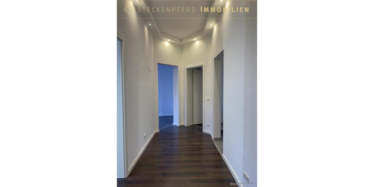 Altbaucharme neu belebt – großzügige, sanierte 3-Zimmer-Wohnung mit zwei Balkonen, sofort bezugsbereit 3 zimmer