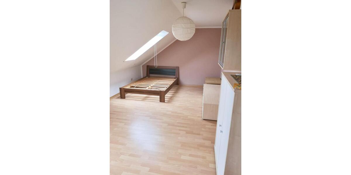 Dachgeschoßwohnung Isernhagen - 3 Zimmer, 90 m&sup2;, 540&euro; | Angebot:26321689