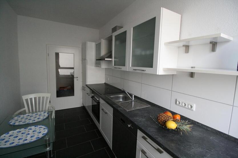 2-Zi - Wohnung zentral, ruhig, mit Einbauküche zimmer