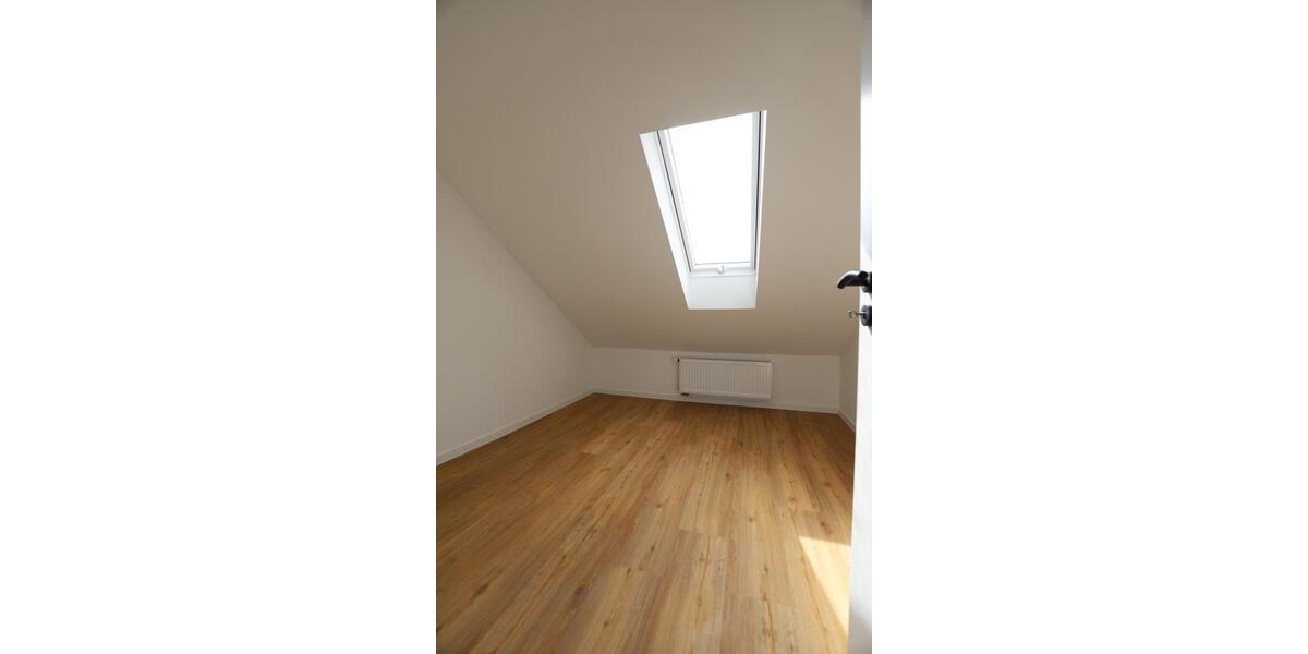 Dachgeschoßwohnung Hannover Bothfeld-Vahrenheide - 4 Zimmer, 84 m&sup2;, 209.000&euro; | Angebot:27122032
