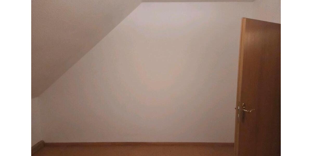 Dachgeschoßwohnung Sarstedt - 3 Zimmer, 40 m&sup2;, 490&euro; | Angebot:26241975