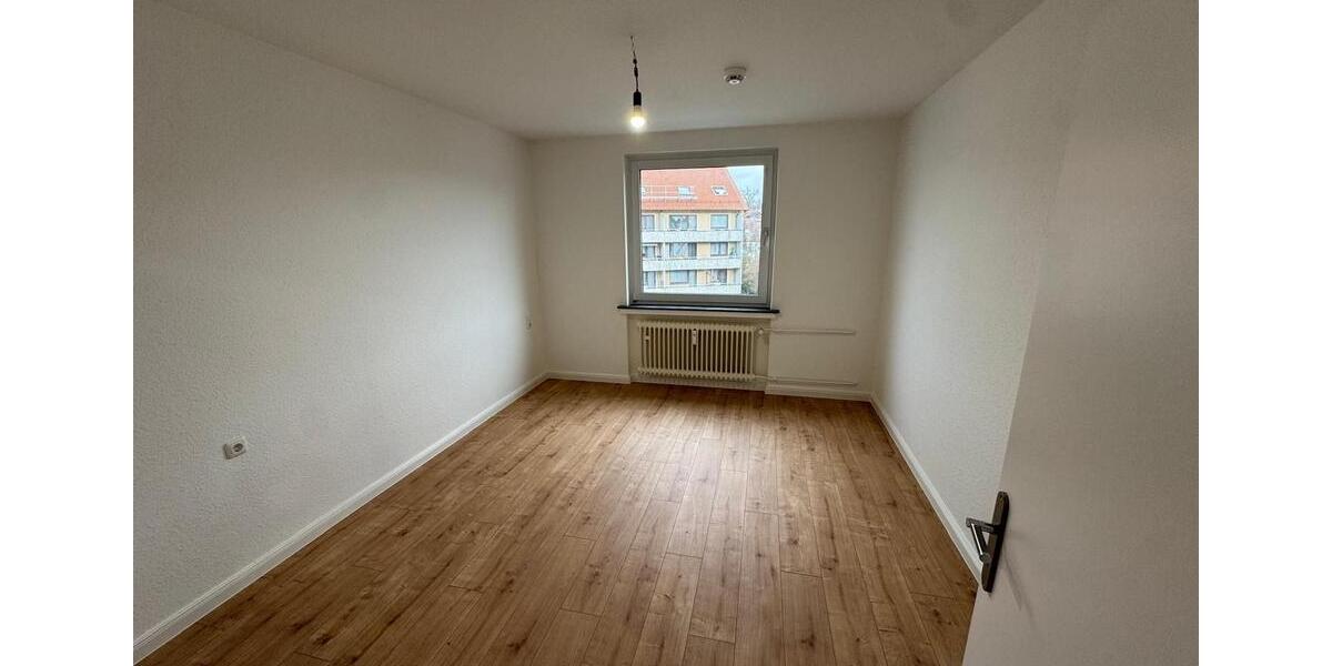 Dachgeschoßwohnung Hannover Herrenhausen-Stöcken - 3 Zimmer, 63 m&sup2;, 695&euro; | Angebot:25180127